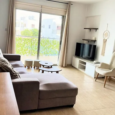 Relaxing 2bdr Retreat In Protaras Паралимни