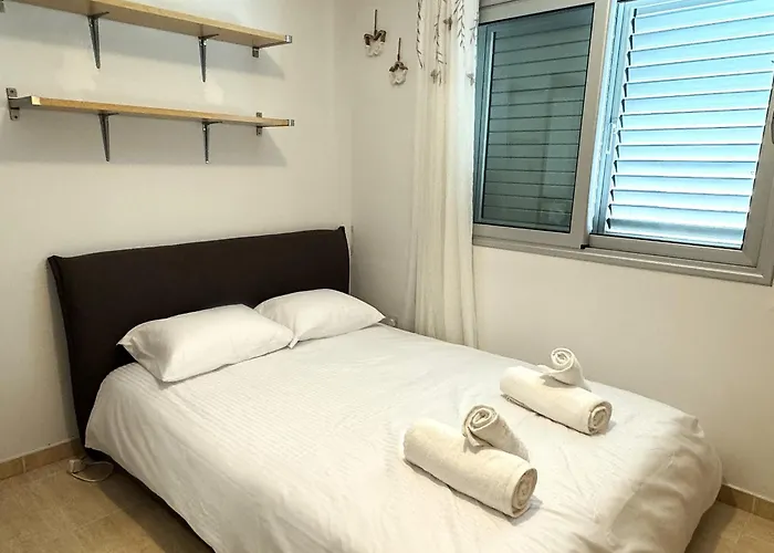 Relaxing 2bdr Retreat In Protaras *